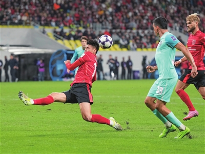 主场, 球员韩鹏飞