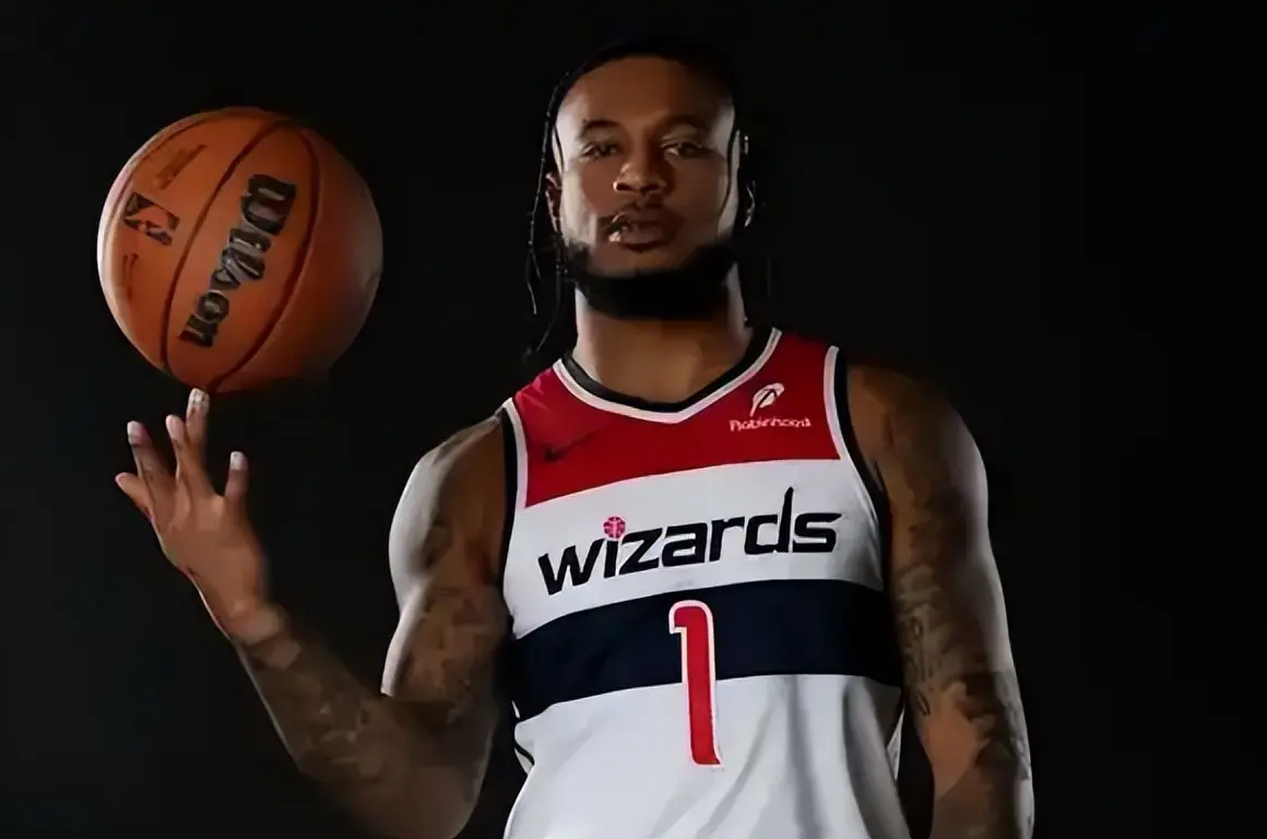 重防守轻进, 火箭揭幕战, 伊森 重防守轻进, 火箭揭幕战, 伊森