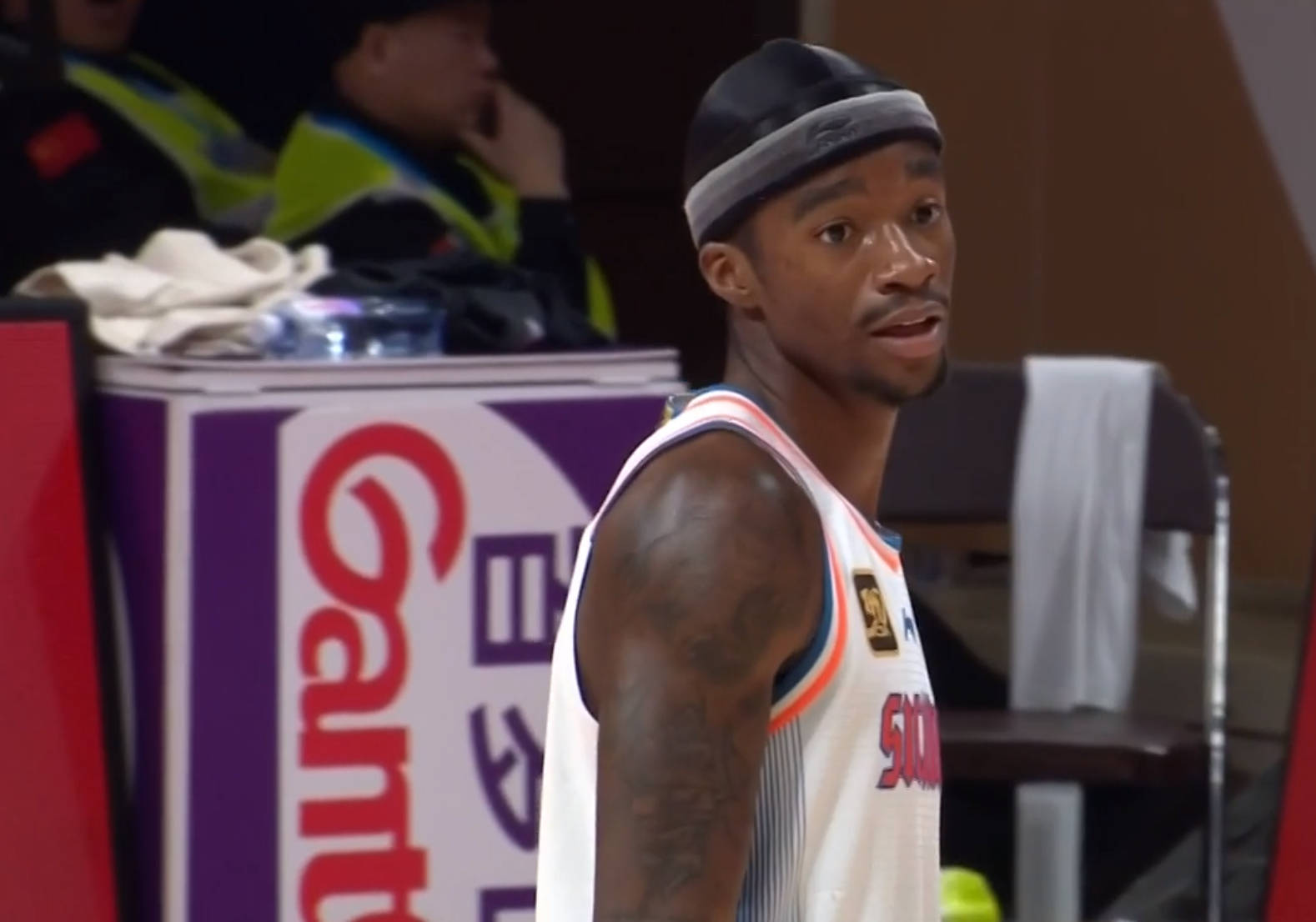 队的引援思, 奎因的情况 队的引援思, 奎因的情况